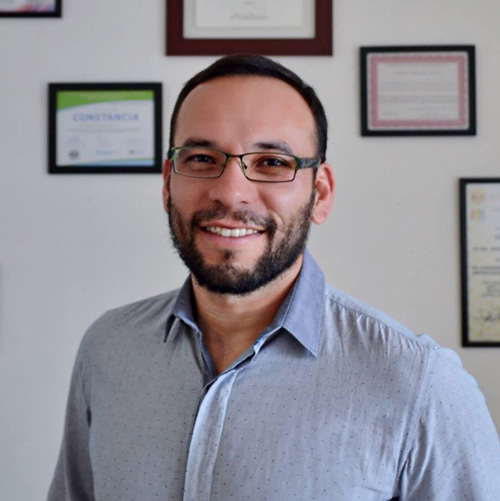 Dr. Daniel Valencia Torres